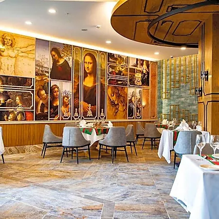 Arnor De Luxe & Hotel