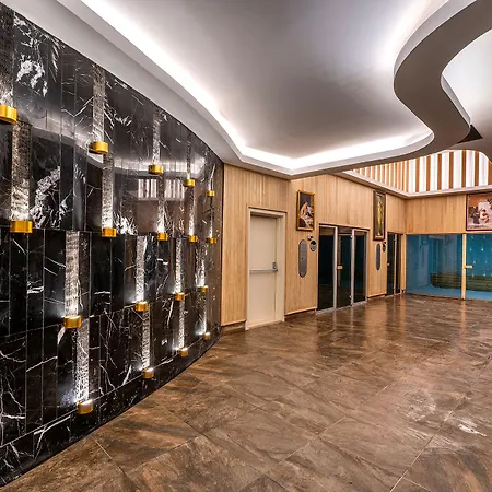 Готель Arnor De Luxe &