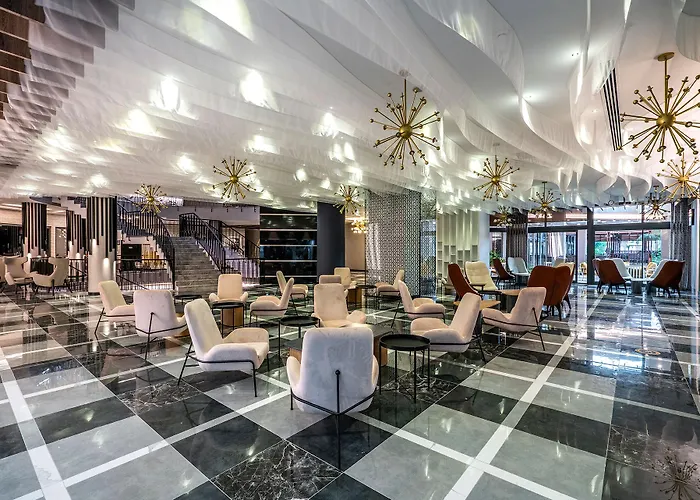 Arnor De Luxe & Hotel